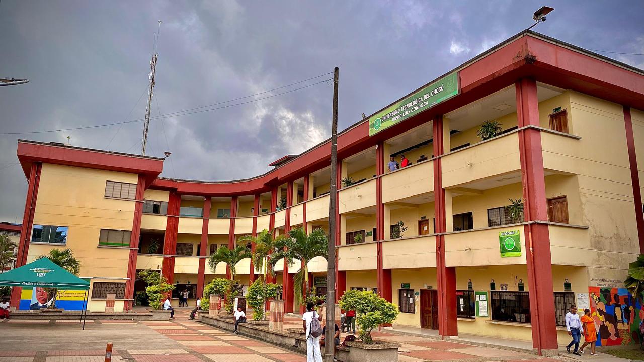 El Ministerio de Educación Nacional confirma la encargatura del Vicerrector de Docencia como Rector de la UTCH