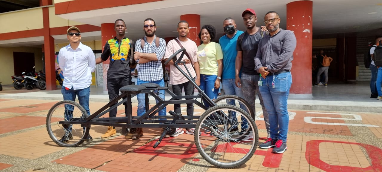 Estudiantes  de Arquitectura de la UTCH diseñan prototipo de vehículo urbano para movilidad sostenible.  