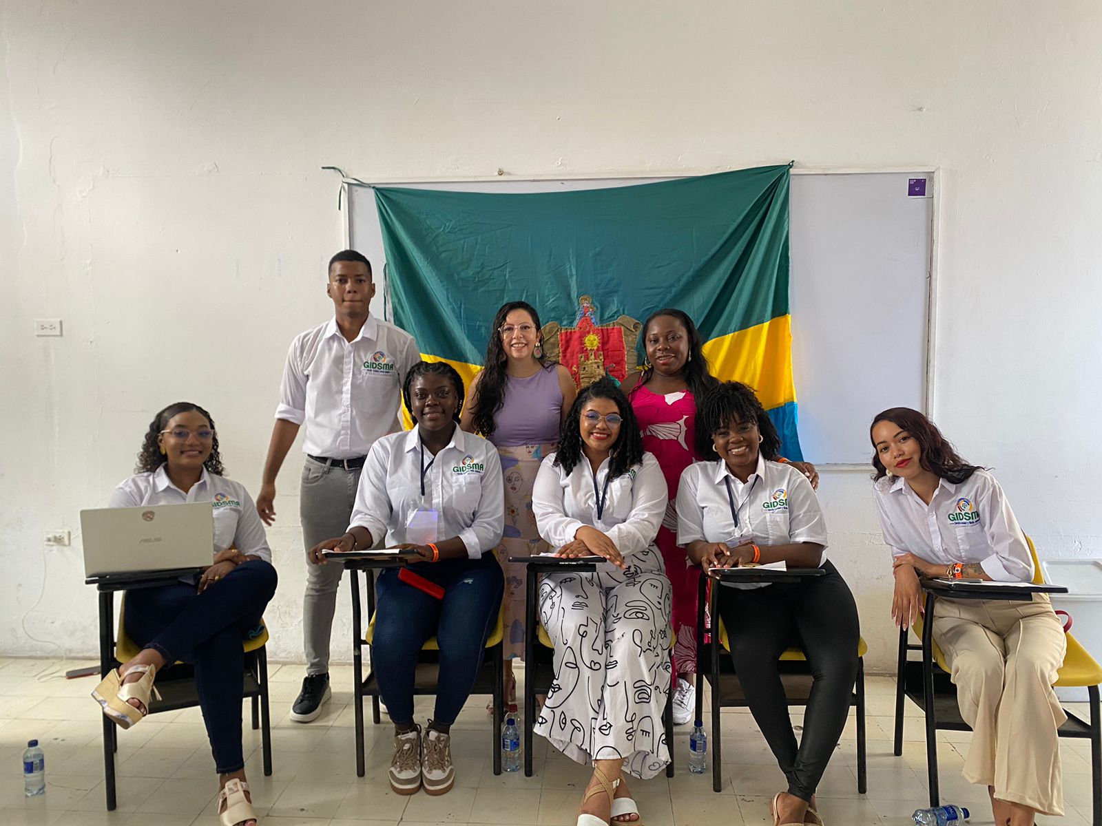  Docente Catedrática de la Facultad de Derecho, Dra Marisela Mena Valencia, Dra Danlly Jhojana Gutiérrez Rentería estudiante de la Maestría en Derecho Público y estudiantes del semillero de Investigación S-GIDSMA ponentes en ICON-S Colombia. 11, 12 y 13 de octubre de 2023. Universidad de Cartagena. 