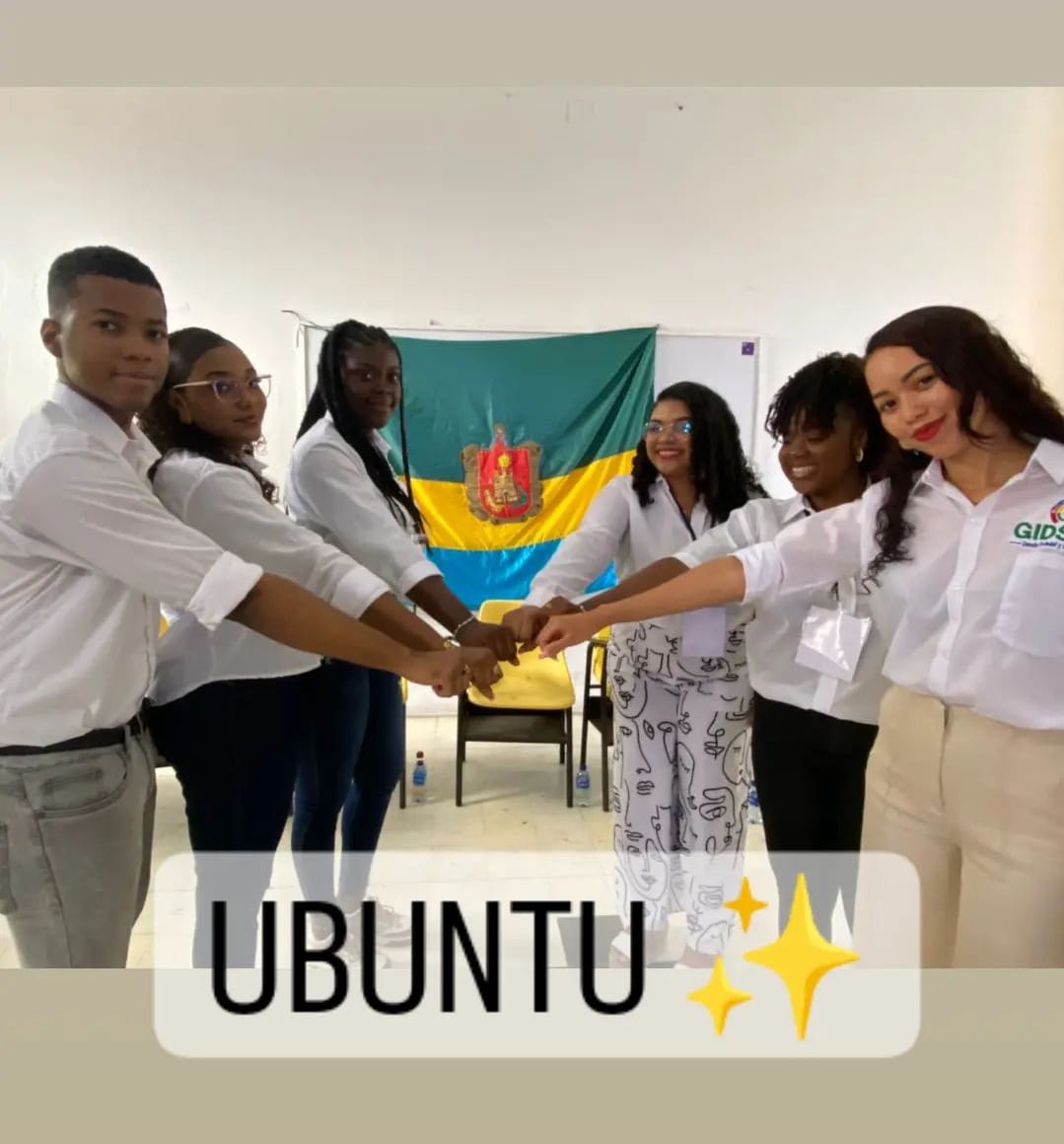 Estudiantes Integrantes del Semillero de Investigación S-GIDSMA presentación de sus ponencias: De izquierda a derecha: Yuer Córdoba Mena, Yamileth Claritza Lenis Mosquera, Yarlin Ayiza Cuesta Palomeque, Marlen Kathrina Salinas Gonzalez, Jairis Brand Rojas y Esther Ivanny Gonzalez Palma. 